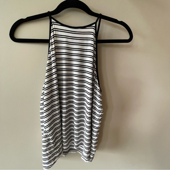 🔥BOGO FREE Striped high neck tank - Picture 4 of 4